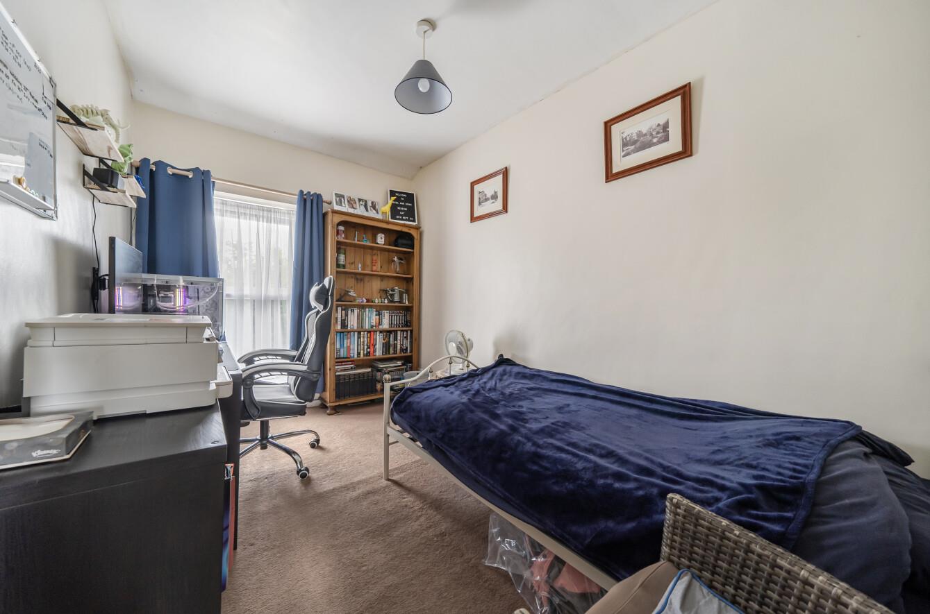 Neath Road, Ystradgynlais, Swansea, SA9 1PR